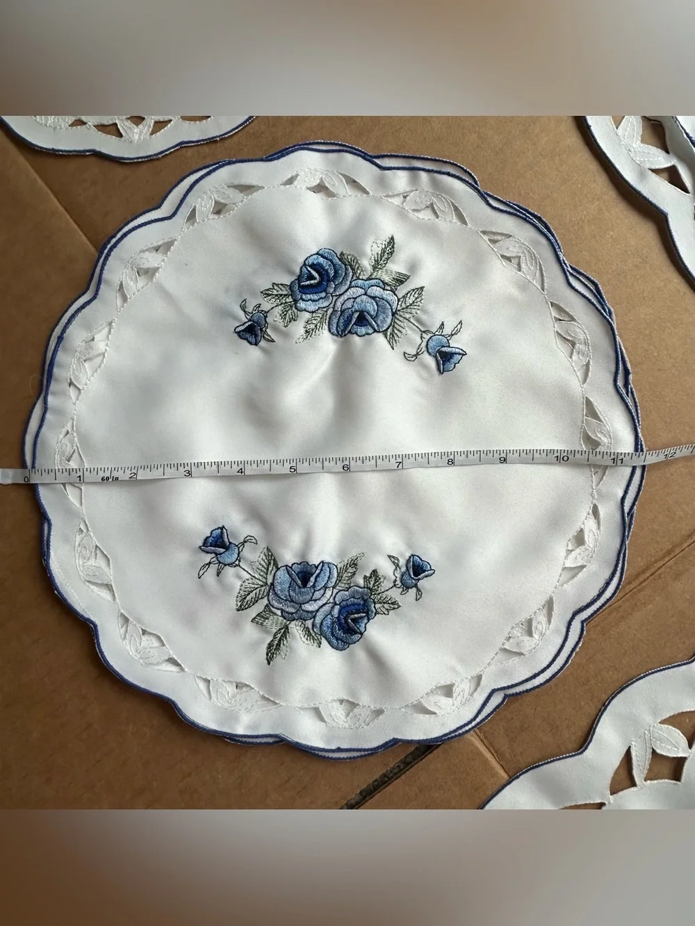 VINTAGE Embroidered Blue Floral Linen Table Runners, Placemats, Doilys. 11pc Set
